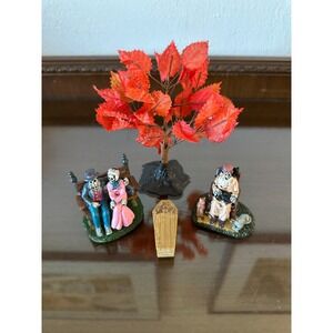 Department 56 Halloween Various Set of‎ 4 Village Accessories Skeletons Tree